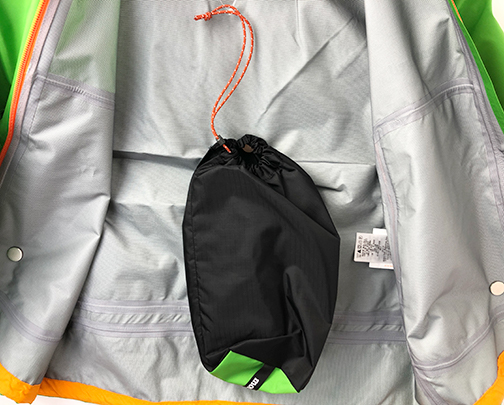 Mont Bell モンベル レインウェア レイントレッカー キッズ 上下セット Pmgn 130 中古販売一覧 登山 キャンプ用品中古販売キュートレック